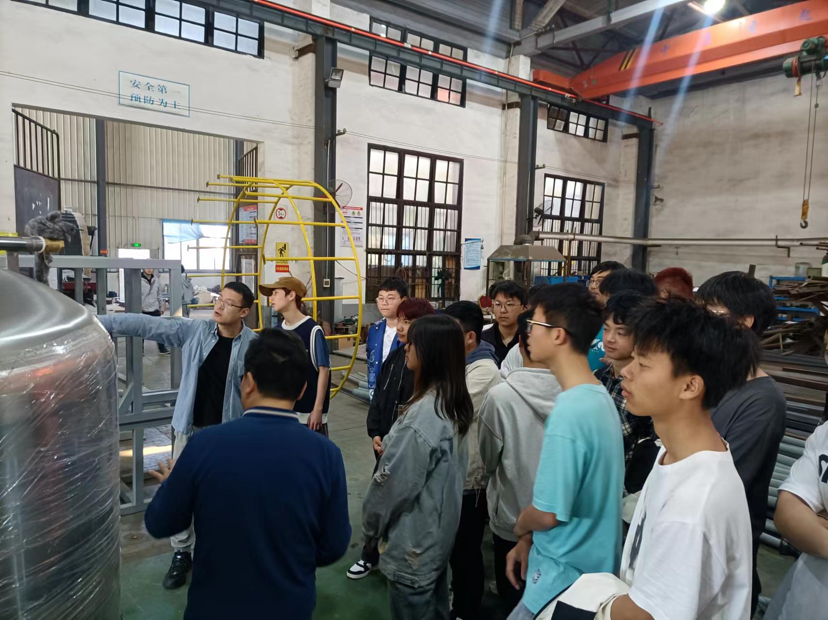 湖南工程学院近200名学生来星空网·网站登录官网入口-星空（中国）
认知实习